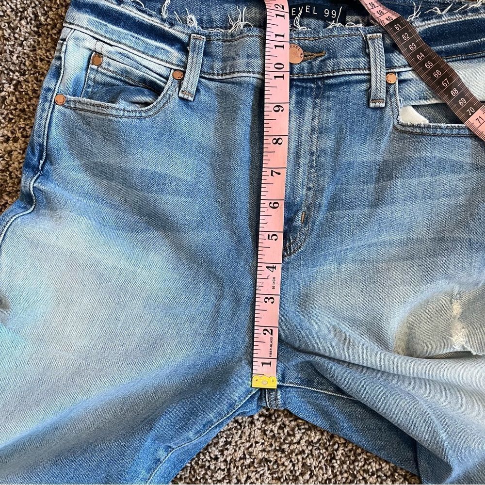 Level 99 Crop Step Frayed Hem - Picture 12 of 12